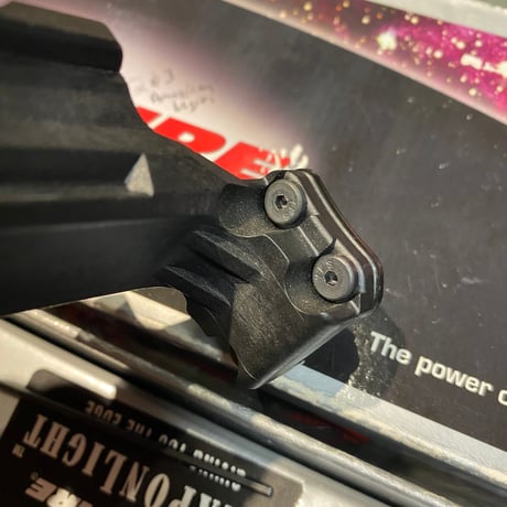 激レア SUREFIRE 114 P226用 タクティカルライト
