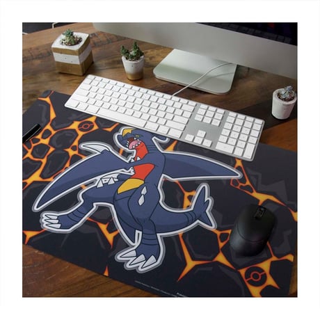 【箱潰れの場合がございます】 ポケモンカード ガブリアス (Garchomp Ground Break) プレイマット