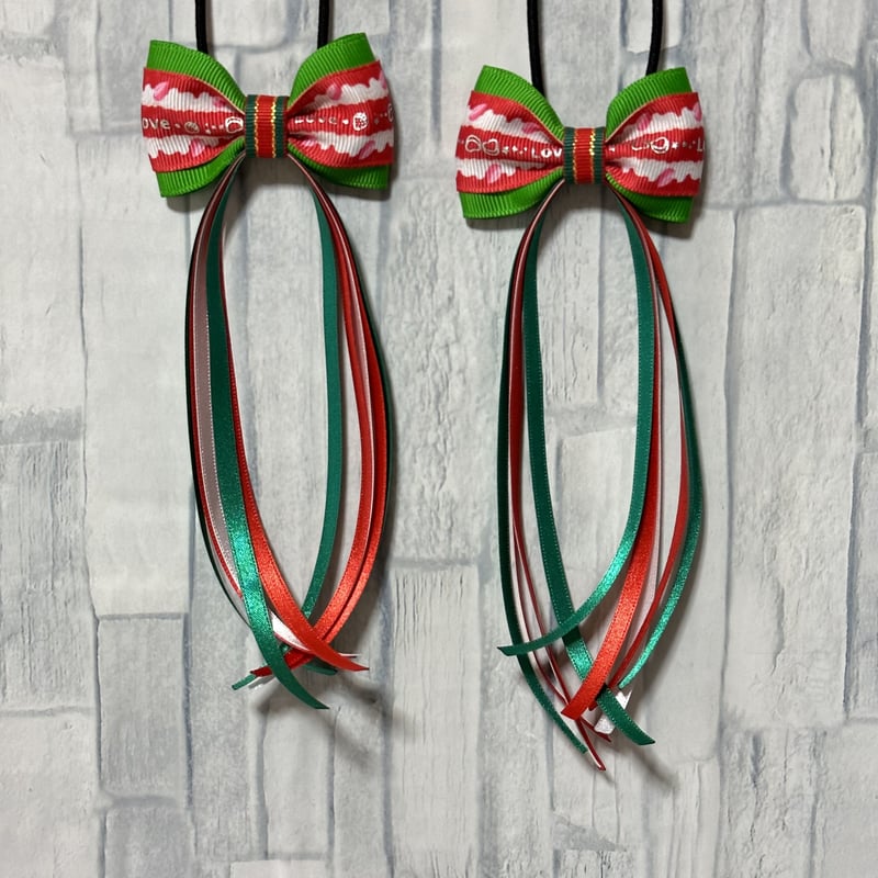 【T-529】クリスマスカラーヘアリボン　キッズリボン　ヘアゴム　ハンドメイド T-529】クリスマスカラーヘアリボン キッズリボン ヘアゴム