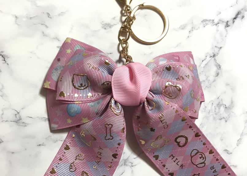 リボンキーホルダー 犬 ハート | REKA ♡ General Shop🛒𓈒𓏸