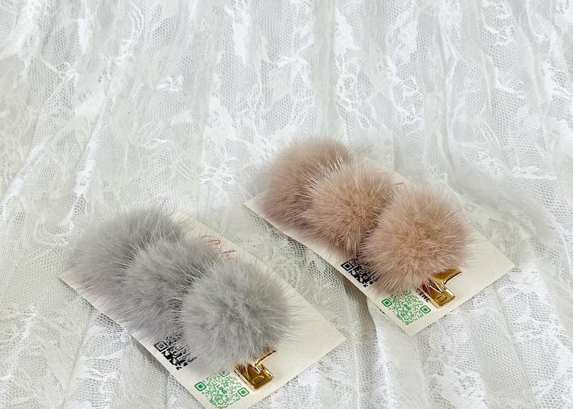 ミンクファー ヘアクリップ | REKA ♡ General Shop🛒𓈒𓏸