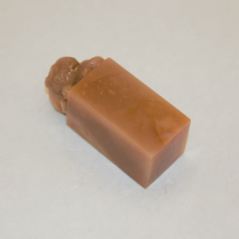 Q　篆刻用石印材　１顆 Q 篆刻用石印材 1顆