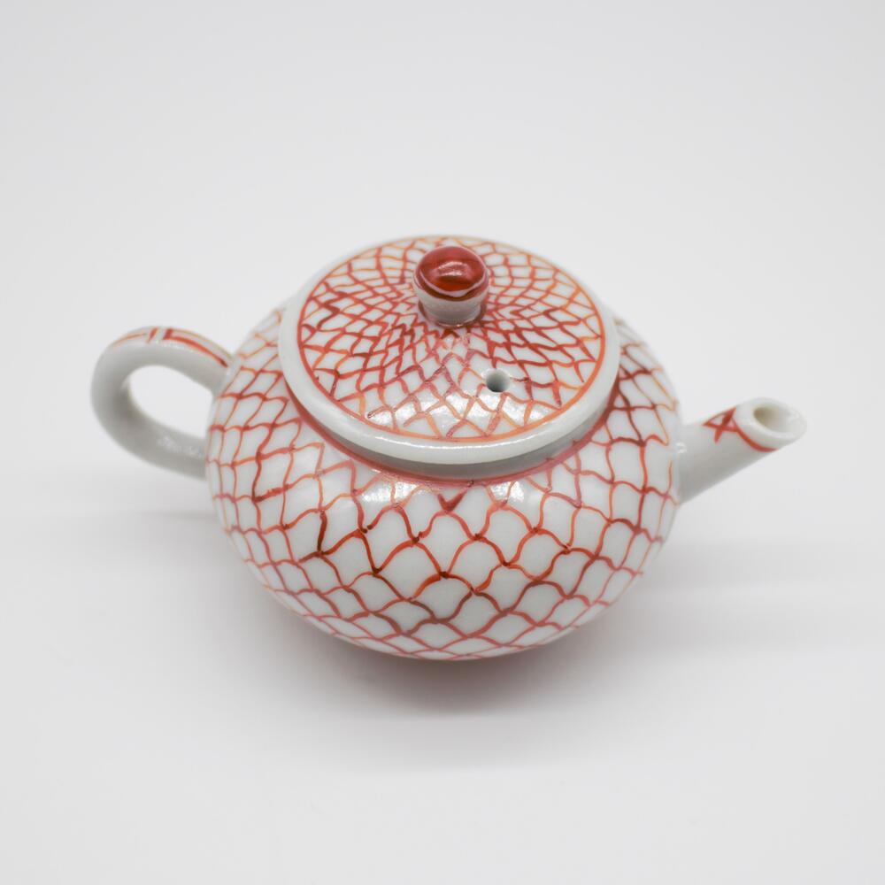 九谷焼 水滴 急須型 網目文様』 | 創業寛文12年 菊屋公式オンライン