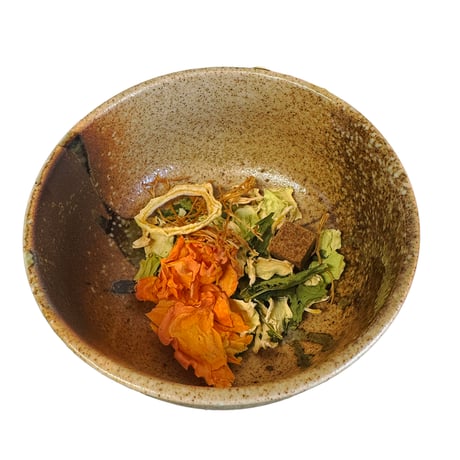 お湯を注ぐだけでシャキシャキ高知野菜たくさんスープ　５０個セット　非常食　保存食　乾燥食品　宗田鰹節使用　１袋当たり内容量１０ｇ 【取寄せ商品】