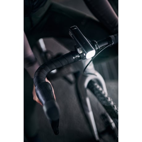Ｖｏｌｕｍｅ　Ｆｒｏｎｔ　８００　自転車用フロントライト　Ｂｌａｃｋ 547●Ｖｏｌｕｍｅ　Ｆｒｏｎｔ　８００　自転車用フロントライト　Ｂｌａｃｋ●BOOKMAN【取寄せ商品】