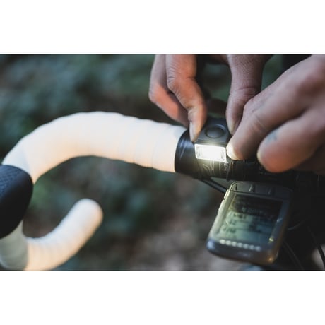 Ｂｌｏｃｋ　Ｌｉｇｈｔ　Ｆｒｏｎｔ　自転車用ライトフロント　Ｗｈｉｔｅ 412●Ｂｌｏｃｋ　Ｌｉｇｈｔ　Ｆｒｏｎｔ　自転車用ライトフロント　Ｗｈｉｔｅ●BOOKMAN【取寄せ商品】