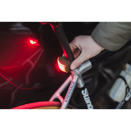 Ｃｕｒｖｅ　Ｒｅａｒ　Ｌｉｇｈｔ　自転車用カーブリアライト　Ｂｌｕｅ 465●Ｃｕｒｖｅ　Ｒｅａｒ　Ｌｉｇｈｔ　自転車用カーブリアライト　Ｂｌｕｅ●BOOKMAN【取寄せ商品】