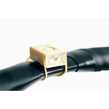 Ｂｌｏｃｋ　Ｌｉｇｈｔ　Ｆｒｏｎｔ　自転車用ライトフロント　Ｂｅｉｇｅ 446●Ｂｌｏｃｋ　Ｌｉｇｈｔ　Ｆｒｏｎｔ　自転車用ライトフロント　Ｂｅｉｇｅ●BOOKMAN【取寄せ商品】