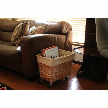 ＷＩＬＬＯＷ　ＬＡＵＮＤＲＹ　ＢＡＳＫＥＴ　Ｗｉｔｈ　ＣＡＳＴＥＲ　２８Ｌ　ＢＥ BRID
