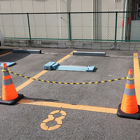 ３５０ｘ３５０ｘ７００ｍｍ　ＬＥＤライトコーン（伸縮式／ウエイト付）  【取寄せ商品】