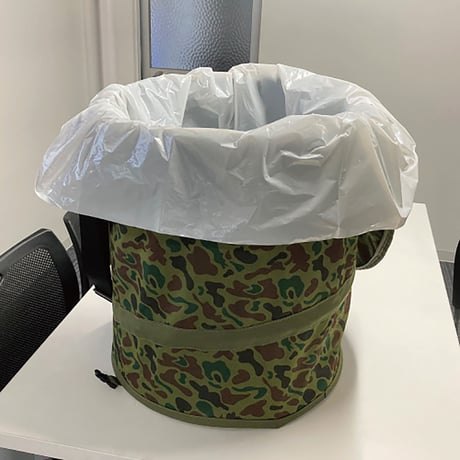 直径４００ｘ４５０ｍｍ／　５６Ｌ　自立型バケツ（フタ無／迷彩）  【取寄せ商品】