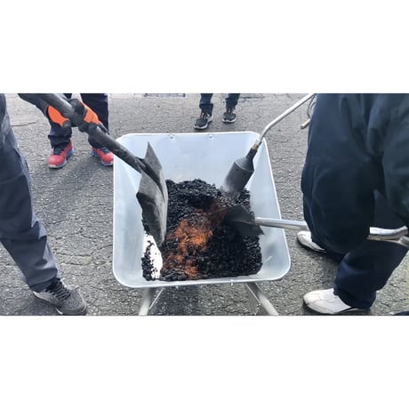 ゴールドパッチ　本復旧舗装材　密粒型　２０ｋｇ／袋 6300065107●SANOUTEC【取寄せ商品】