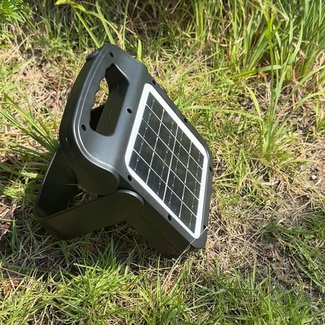 アップドラフト ソーラー充電式投光器 300ルーメン UP-JT300 UP-JT300●アップドラフト ソーラー充電式投光器 300ルーメン UP-JT300●坂謙