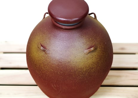 漏れなし塾生用（止水テスト済み）絶品5升灰釉（かいゆう）灰かけ耳付壺甕カメ（縄なし）灰がかかった最高の風合い！沖縄の土で作る本場泡盛古酒（ウィスキー、焼酎など蒸留酒を熟成）