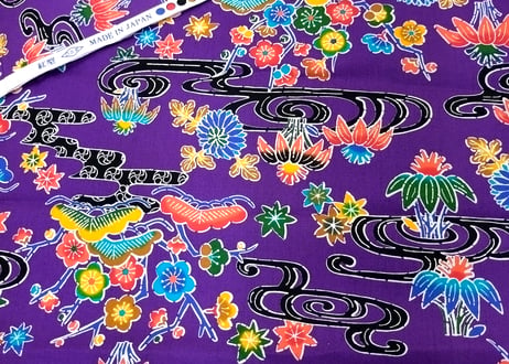 生地・反物＿紫色の紅型（びんがた）布。大きい柄の沖縄柄綿生地。Made in JAPAN（手作り浴衣）
