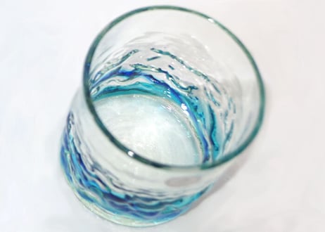 ＜正規品＞単品でこぼこロックの琉球ガラス！氷がしっかり入る大きなロックグラス（青／水）