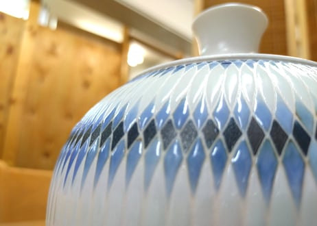 釉はじき染付壺（うわぐすり）沖縄作家「明石朋実」01