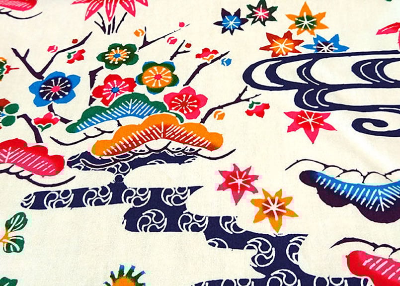 超特価セール品＞タペストリー縦長（白地）沖縄独特の絵柄（紅型びんが