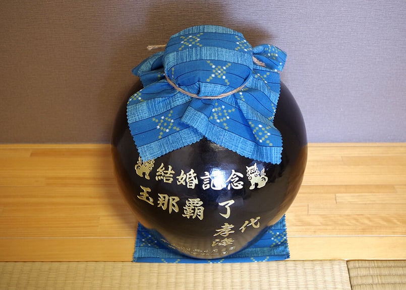 今日だけ価格❗️特大　瓶　カメ　古民家　水鉢　メダカ　金魚　壺　かめ　金魚壺 漏れなし塾生用＿名品黒壺2升耳付甕カメ≪レーザー加工付、付属品