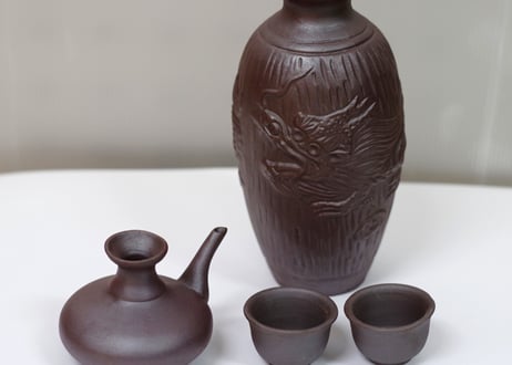 超特価セール品＜箱付きセット品（ゴムキャップ付き）＞ 5合陶器瓶、陶器徳利カラカラ1個、おちょこ2個セット