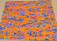 ＜超特価セール品＞タペストリー四角（オレンジ）沖縄独特の絵柄（紅型びんがた）をタペストリー（壁掛け）用にしてお届け。付属のタペストリー棒に絡むよう端の加工なし