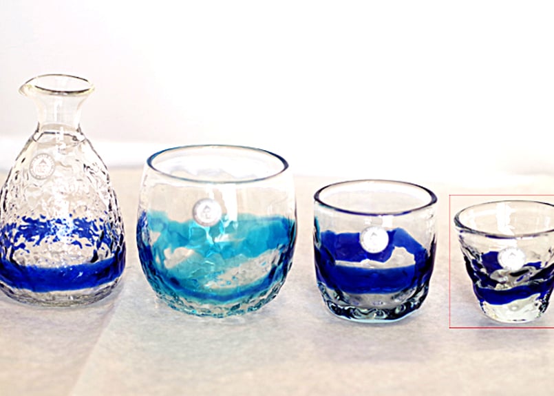 正規品＞沖縄スカイブルーの水色。おちょこの琉球ガラス単品！1口で