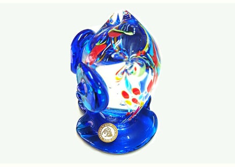 ＜正規品＞限定品。縁起の良い琉球ガラス製ふくろう（水色）単品価格。透き通ったガラスの中に模様を入れ、目と足は綺麗な水色に。使いやすいサイズのものを3色ご用意（青色、水色、緑色）