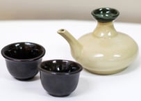 超特価セール品＜セット品＞陶器徳利カラカラ（首緑ブルー、胴体白）1個、おちょこ（緑ブルー）2個のセット