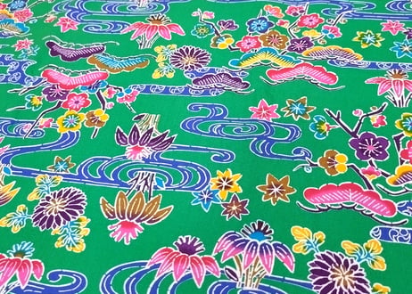 生地・反物＿緑色の紅型（びんがた）3m布。大きい柄の沖縄柄綿生地。Made in JAPAN（手作り浴衣）
