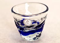 ＜正規品＞沖縄マリンブルーの青色。おちょこの琉球ガラス単品！1口で飲み干せるサイズで4色用意（オレンジ、青色、水色、緑色）