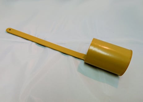 甕つぼ用ひしゃく（壺中身をすくう）プレスチック性のオーソドックスタイプ