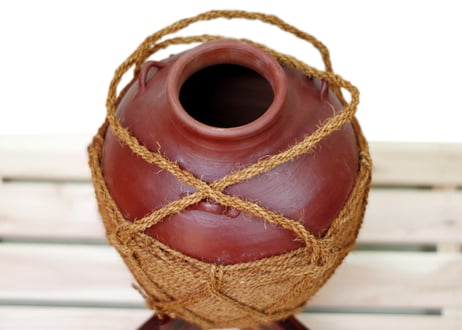 本場泡盛43度 縄巻陶器壺1800ml 30年寝かせた古酒　ラスト1壺 早物勝ち 本場泡盛43度 縄巻陶器壺1800ml 30年寝かせた古酒 ラスト