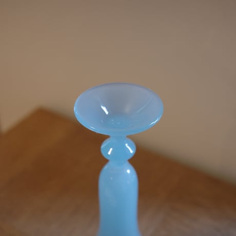Glass flower vase