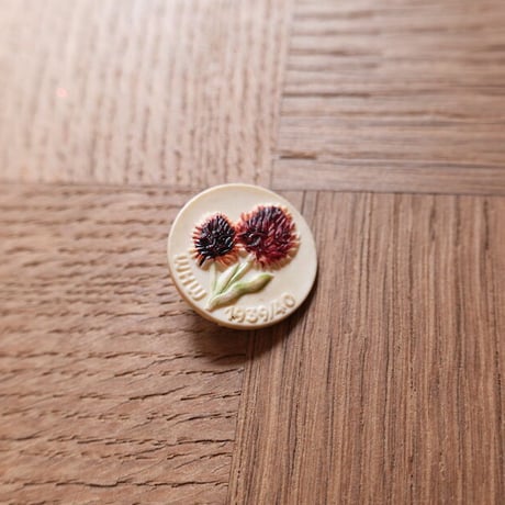 Alpine plant brooch