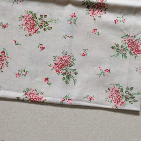 Bouquet pattern cloth