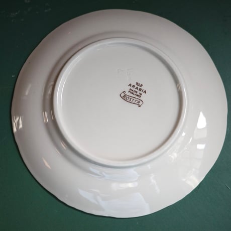 Flower-sprinkled dessert plate（B）