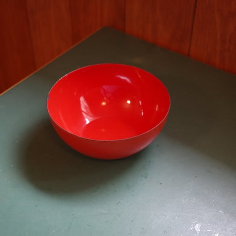 Red enamel bowl