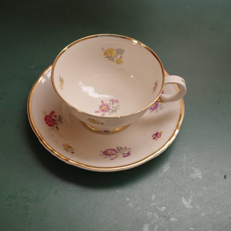 Flower cup and saucer（B）