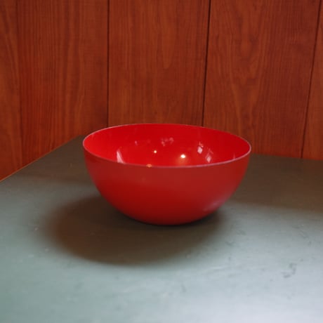 Red enamel bowl | REVONTULI
