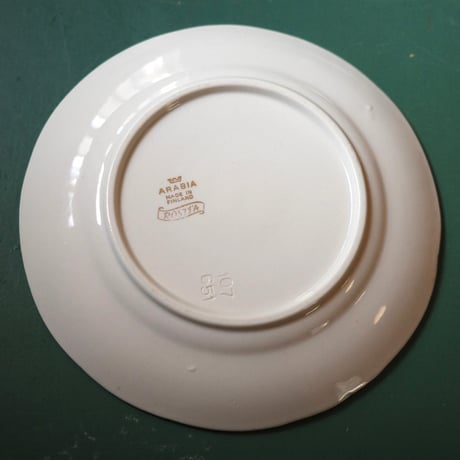 Flower-sprinkled dessert plate（E）