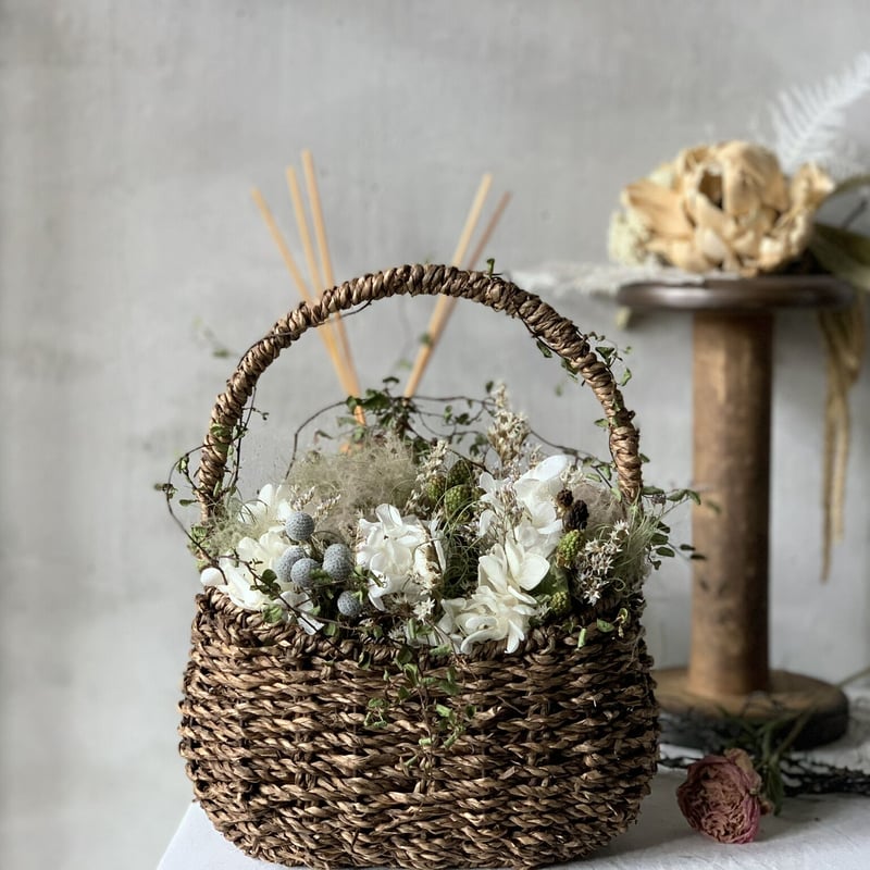 季節のドライフラワーを使用したカゴアレンジM ※4日前までにご注文