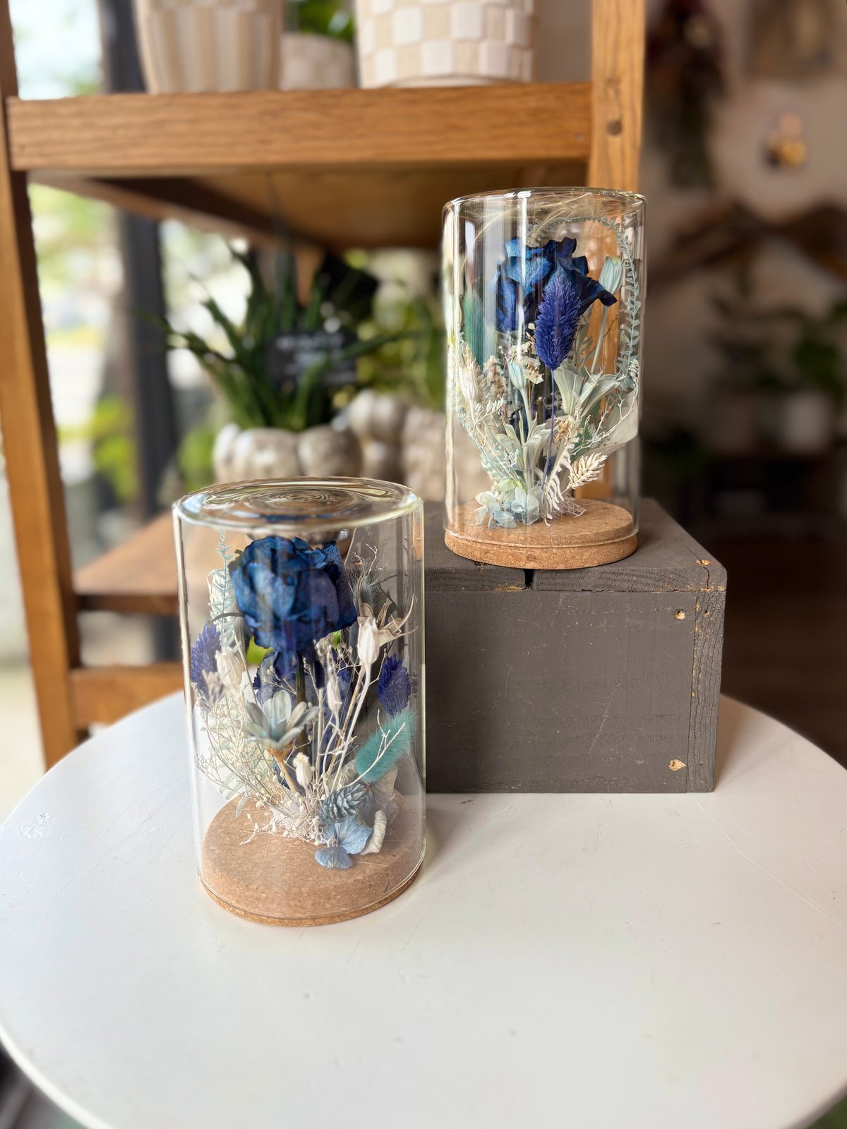 青バラグラスボトルアレンジ | flowershop KAIKA