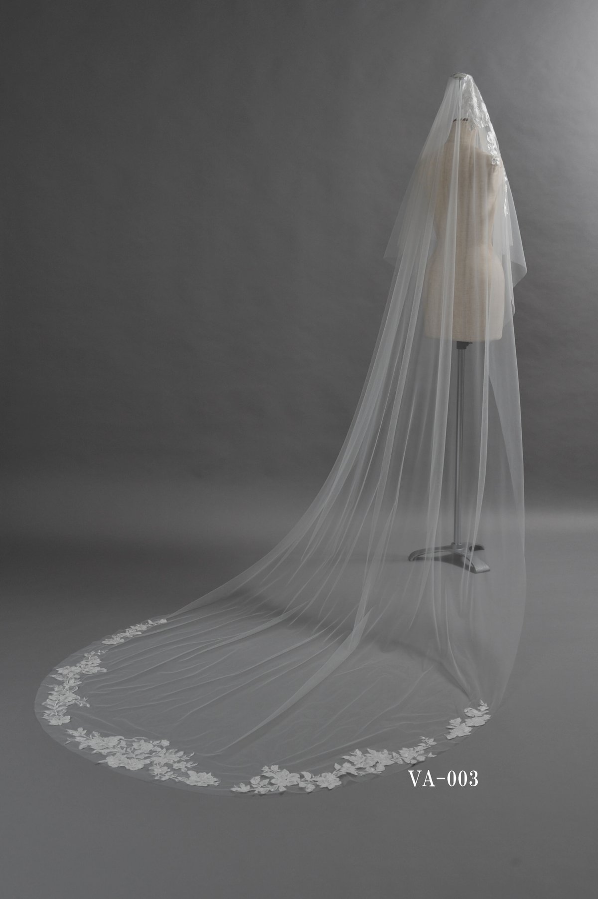 m*♡様 限定値下げamtteliebe エンブロイダリーレースベール ウェディ fit=scale-down,w=1200