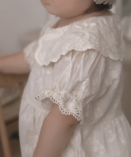 【即納】  blanc flower rompers