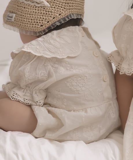 【即納】  blanc flower rompers