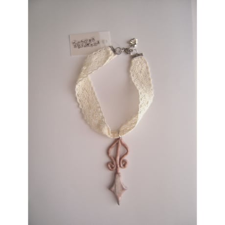 weark knife choker