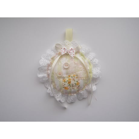 cushion motif charm:f