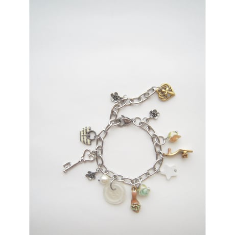 bracelet:dress up doll