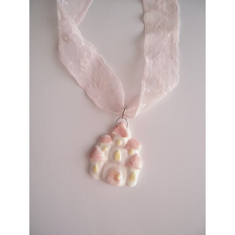 castle motif choker:p