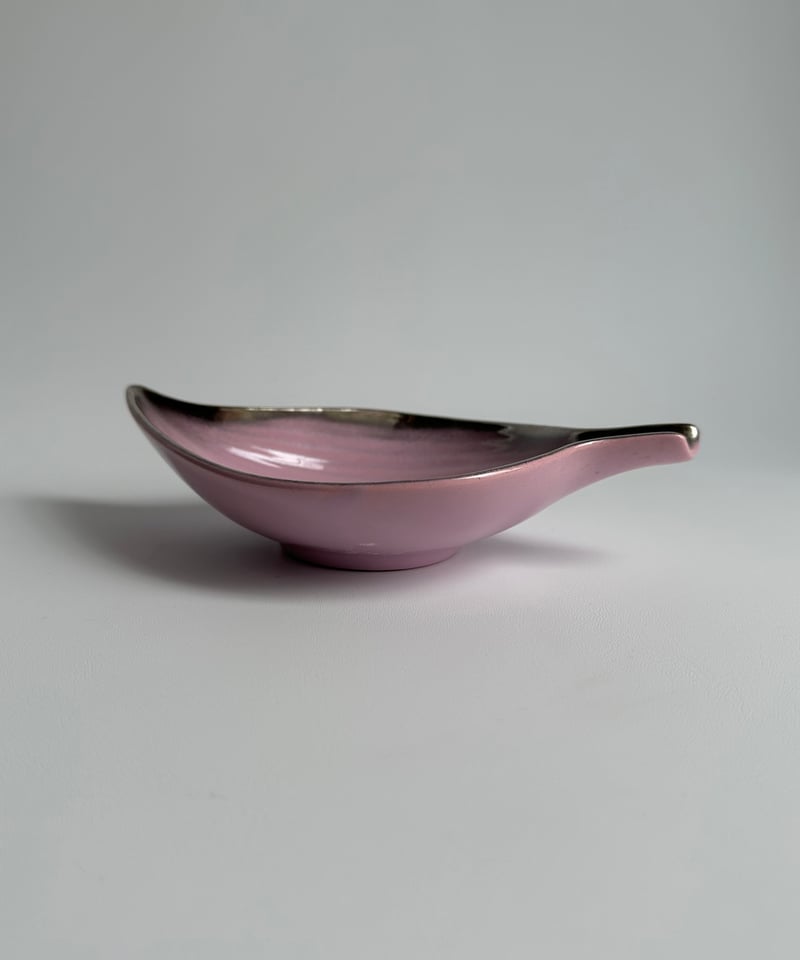 Tray｜リーフ｜灰皿｜ピンクのトレイ｜ノルウェー | roi home｜北欧